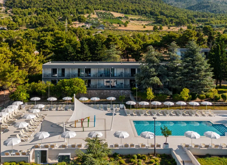 Na terenie Bluesun Holiday Village Bonaca jest sporo leżaków