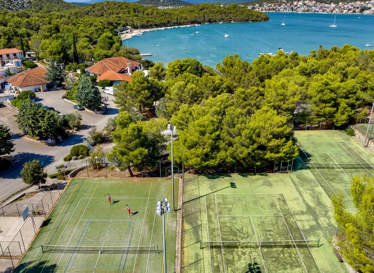 Dzięki oświetleniu można z nich korzystać też wieczorem