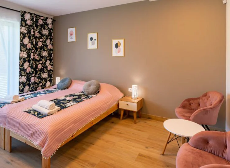 Jedna z sypialni apartamentu D1