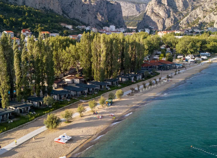 Plaża jest tutaj bezpieczna i piaszczysta
