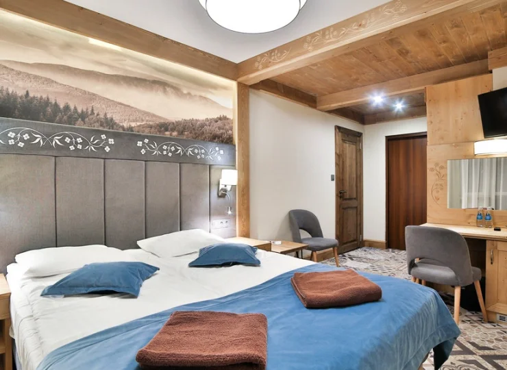 W wyposażeniu: telefon, TV, sejf, minibar, klimatyzacja