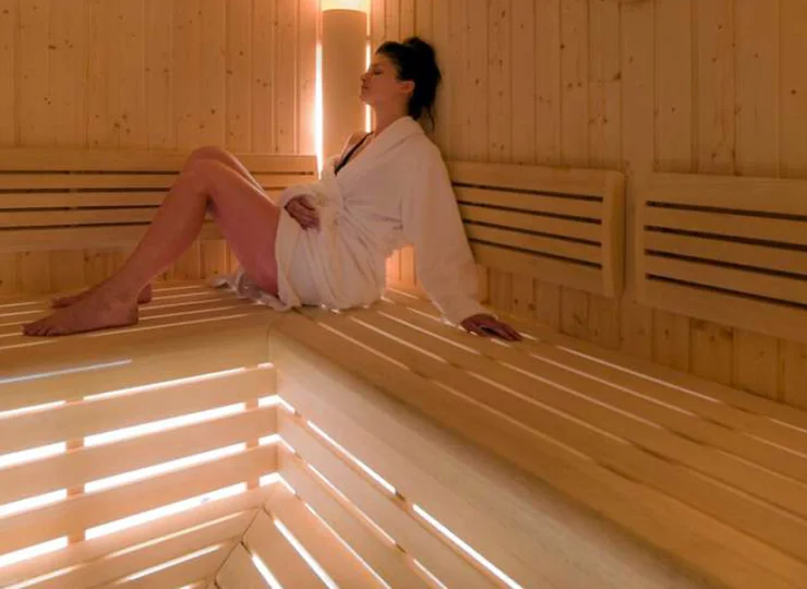Goście hotelu mogą korzystać z suchej sauny