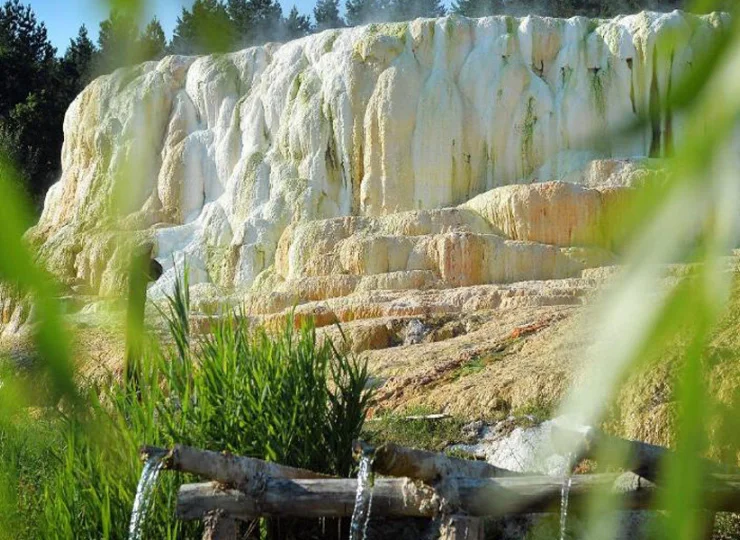 Sódomb to ukryty skarb Węgier ze wspaniałymi tarasami trawertynowymi