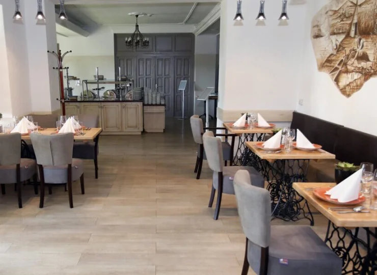 Śniadania i obiadokolacje zazwyczaj są podawane w formie bufetu