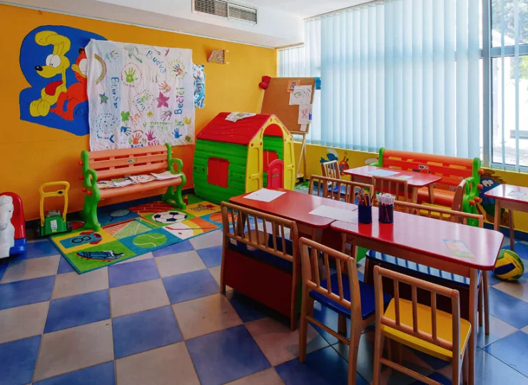 Dla maluszków przygotowano oddzielną strefę z bezpiecznymi zabawkami