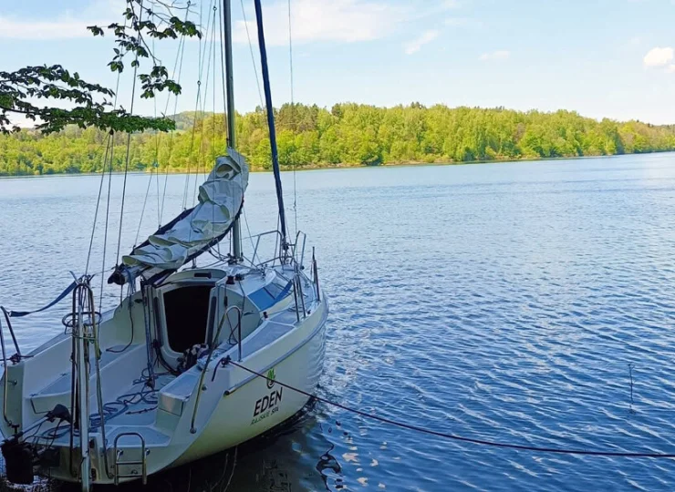 Bliskość Jeziora Solińskiego umożliwia uprawianie sportów wodnych