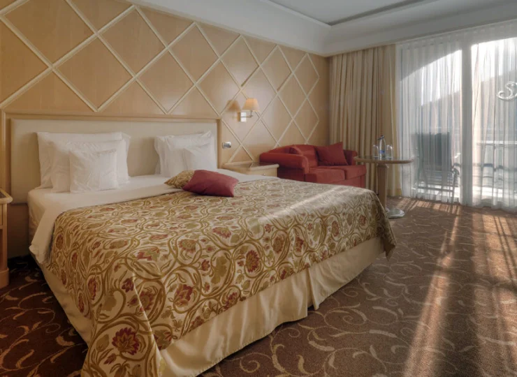 W każdym pokoju mieści się podwójna rozkładana sofa