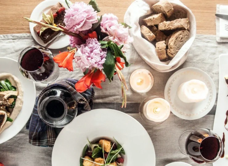 Znajdziecie tutaj restaurację Szczere Pole oraz Tajskie Pole