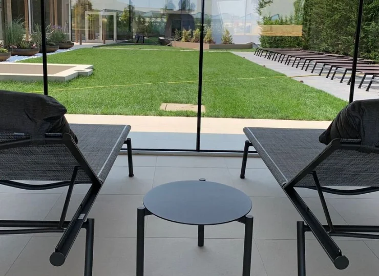 J-Lounge to wewnętrza odpoczywalnia tylko dla dorosłych