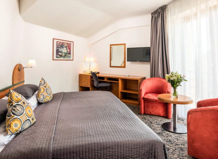 Sypialnia apartamentu rodzinnego 2+2 suite