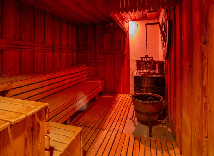 Strefa saun od godz. 17:00 jest dostępna tylko dla dorosłych
