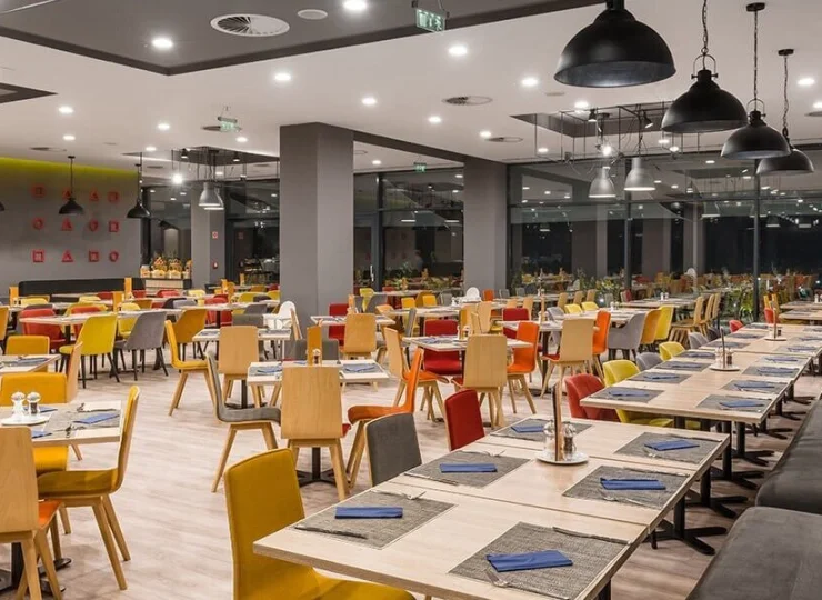 Pakiet all inclusive obejmuje 3 posiłki główne, brunch i popołudniowe przekąski