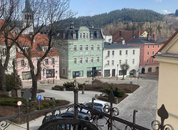 Widok z balkonu na ryneczek