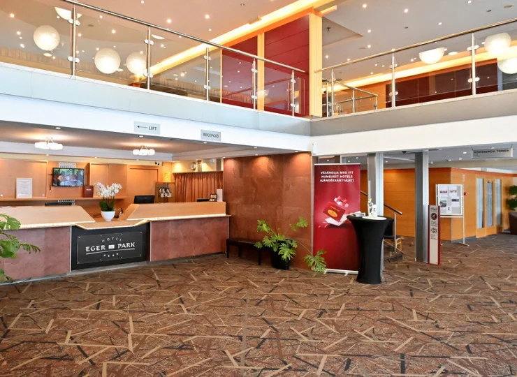 Recepcja hotelowa jest czynna całą dobę