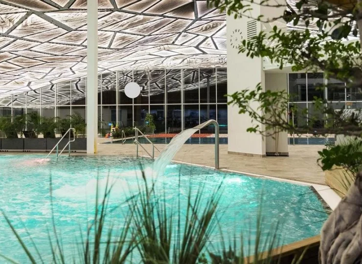 Water World to osobny budynek z 3 basenami