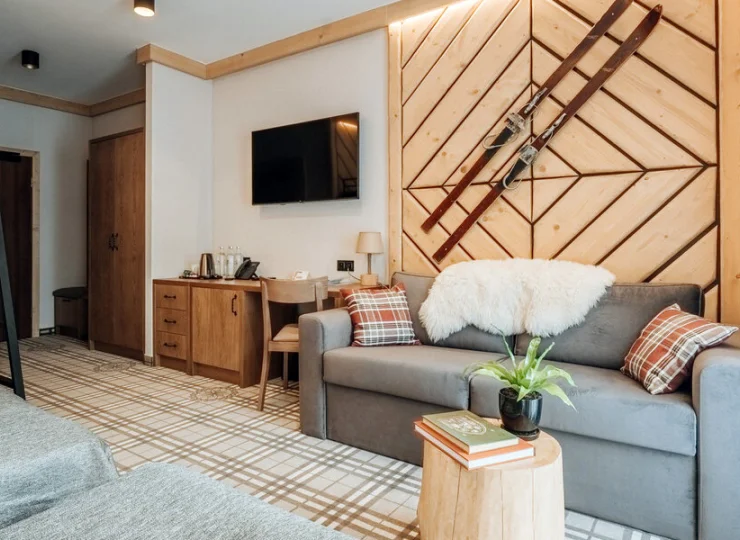 W pokojach panuje nienachalny górski klimat