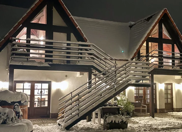 Poczujecie tutaj atmosferę Beskidów i spróbujecie lokalnej kuchni