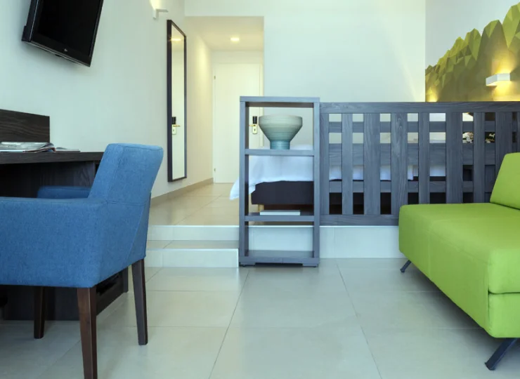 Komfortowy pokój typu superior z dodatkową sofą