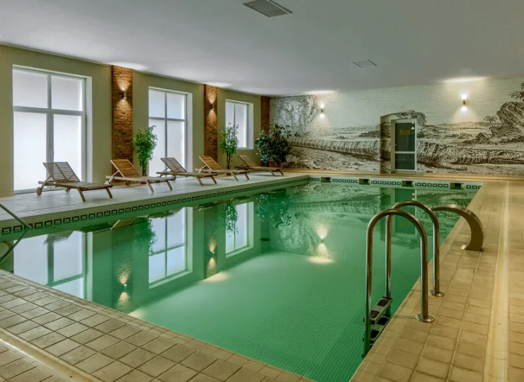 Hotelowa strefa wellness obejmuje m.in. basen wewnętrzny