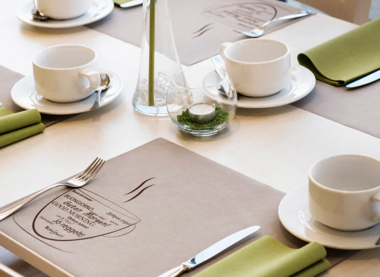 W hotelu jest włoska restauracja Lo Spaghetto i pizzeria