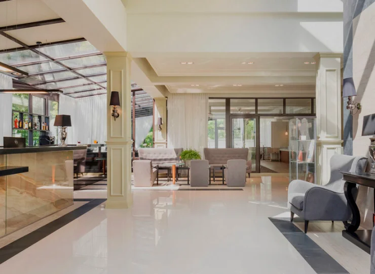 Recepcja jest czynna w godz. 9:00-18:00