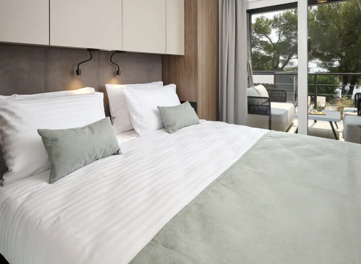 Elegancka sypialnia w Amber Luxury Home