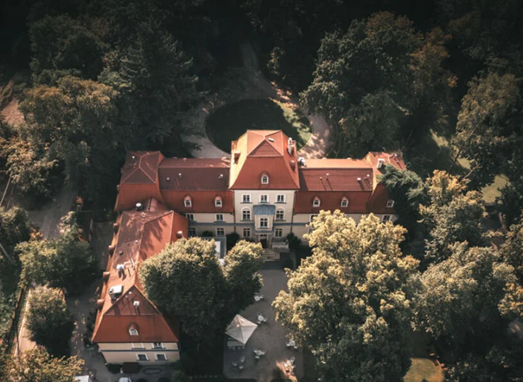 Posiadłość otulona parkiem pozwala na pełny odpoczynek