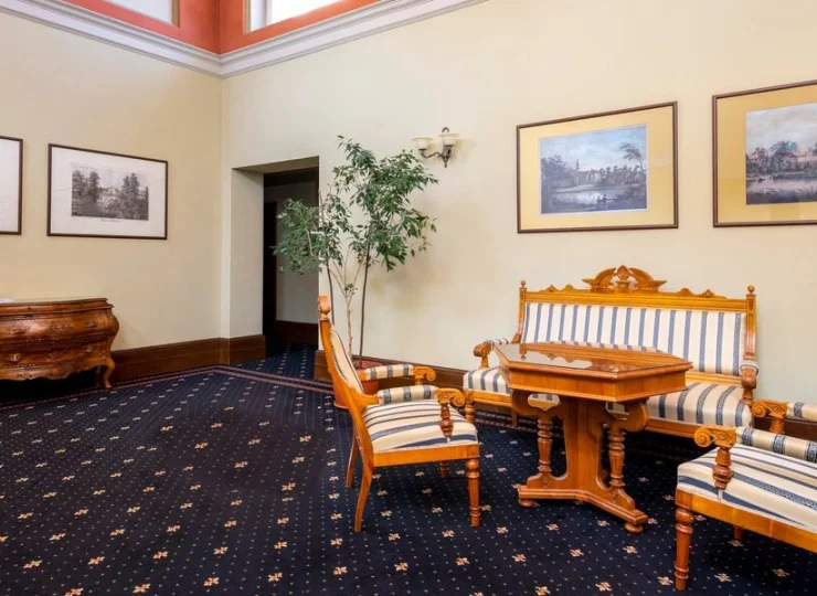 Jeden z pałacowych korytarzy