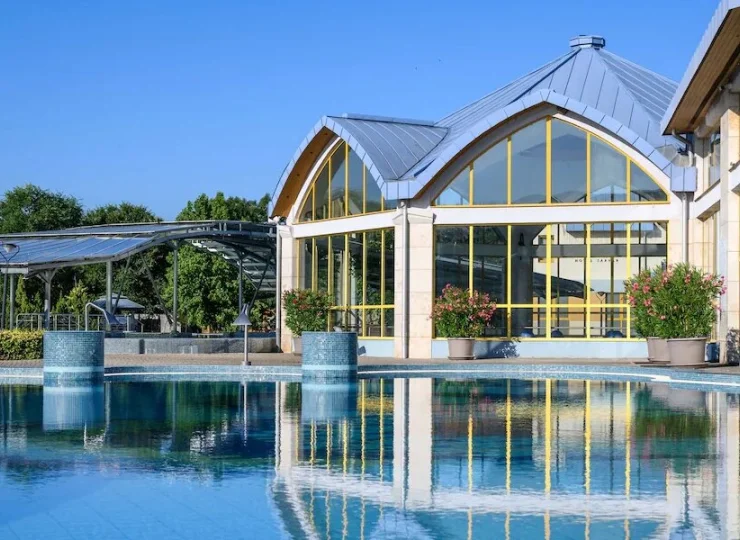 Wstęp do kompleksu termalnego jest wliczony w cenę pobytu w hotelu