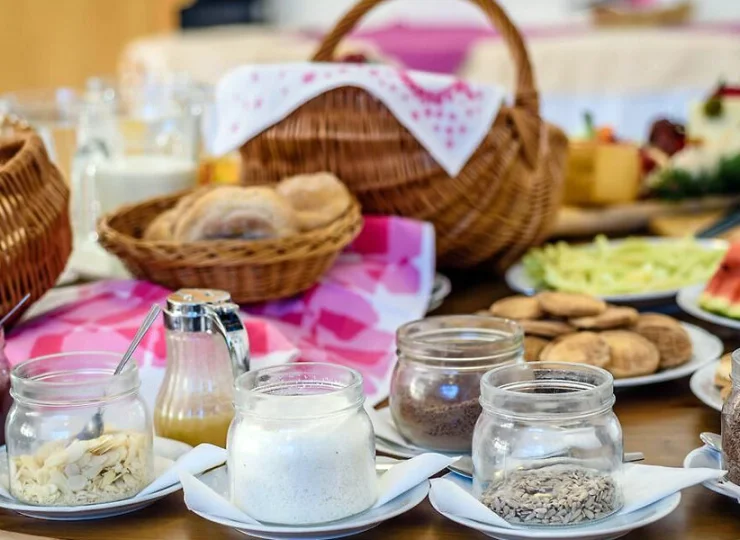 Śniadania są podawane w formie bufetu