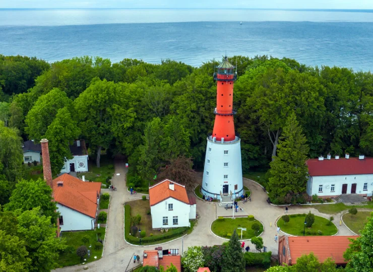 Wizytówką kurortu jest XIX-wieczna latarnia morska w Rozewiu