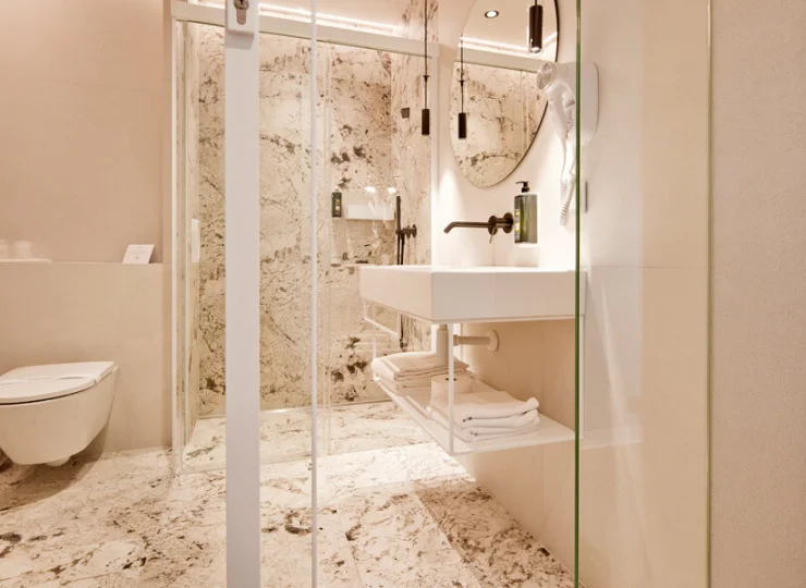 Łazienka w apartamencie z antresolą