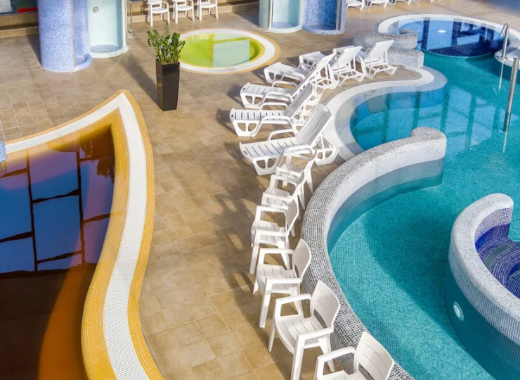 Są tu baseny z wodą słodką i termalną