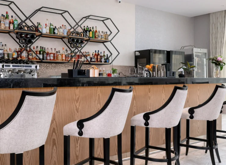 Drink bar w sali restauracyjnej