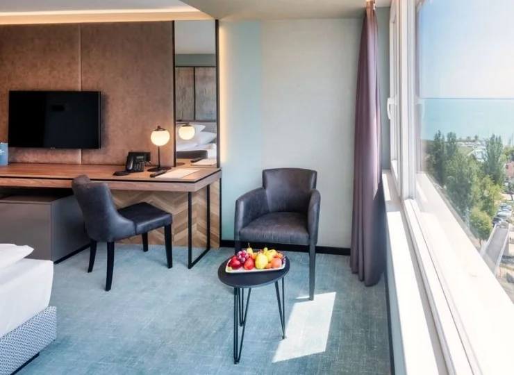 W jednej z sypialni jest łóżko podwójne, w drugiej - dwa pojedyncze