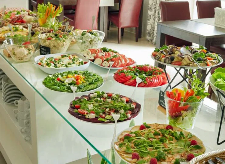 Bufet jest urozmaicony