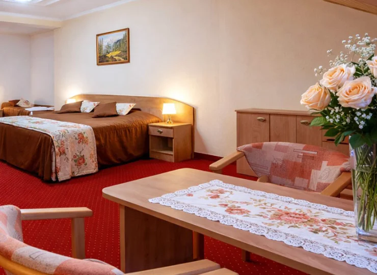 W tym także przestronne pokoje 4-osobowe dla rodziny 2+2