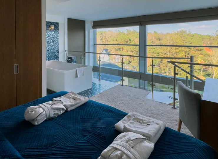 Na górze - wygodna część sypialna z wanną