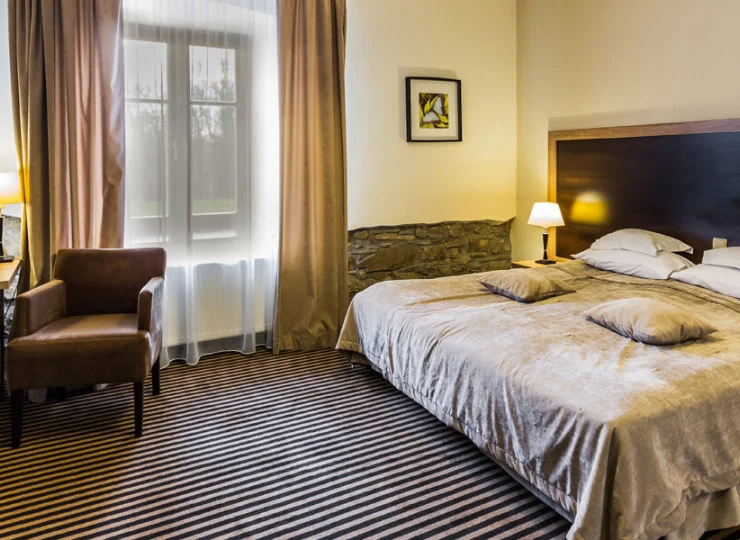 Dwór Kombornia Folwark oferuje komfortowe pokoje