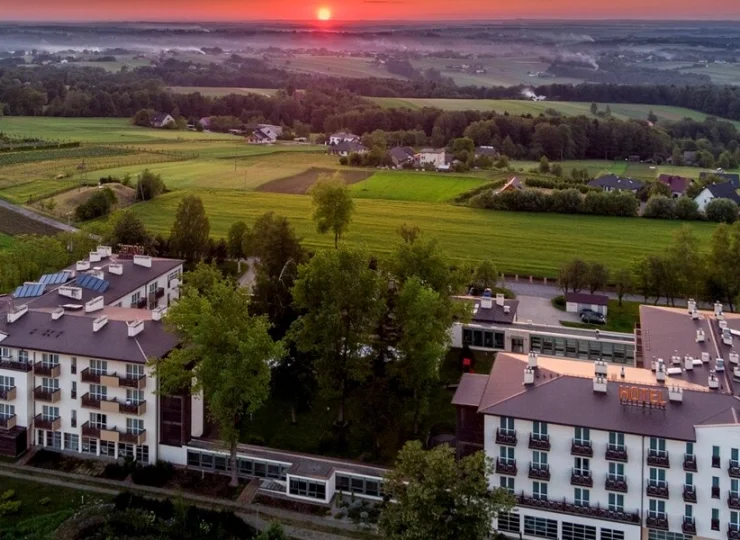 Hotel Radocza pod Wadowicami z widokami na Beskid Mały