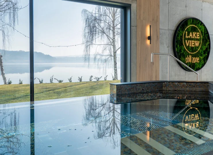 W przejściowych porach roku warto wygrzać się w jacuzzi