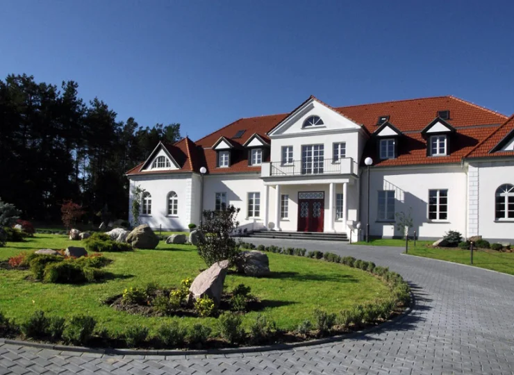 Pałac i Folwark Ńemino to nietuzinkowy obiekt z polem golfowym