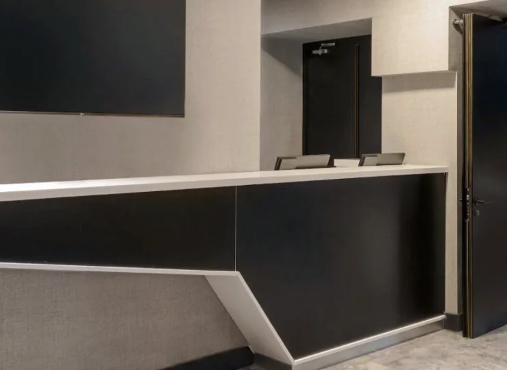 Recepcja jest dostępna przez całą dobę