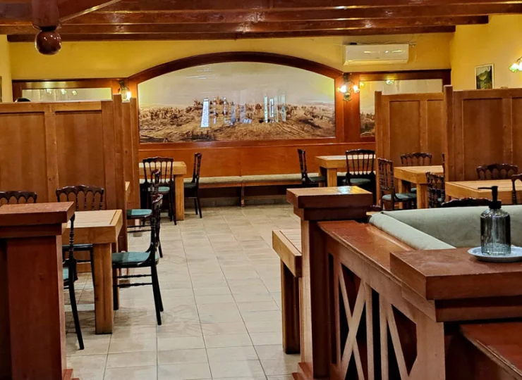 W winiarni można raczyć się doskonałymi winami z Tokaju