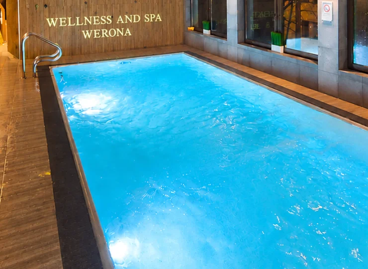 Wellness & Spa Werona*** dysponuje strefą wellness z basenem wewnętrznym