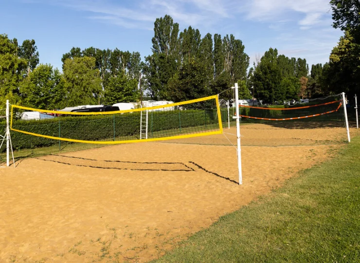 Latem można zagrać w siatkówkę plażową