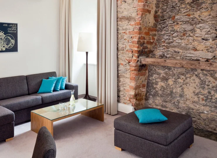 W zamku mieszczą się także komfortowe apartamenty senior suite