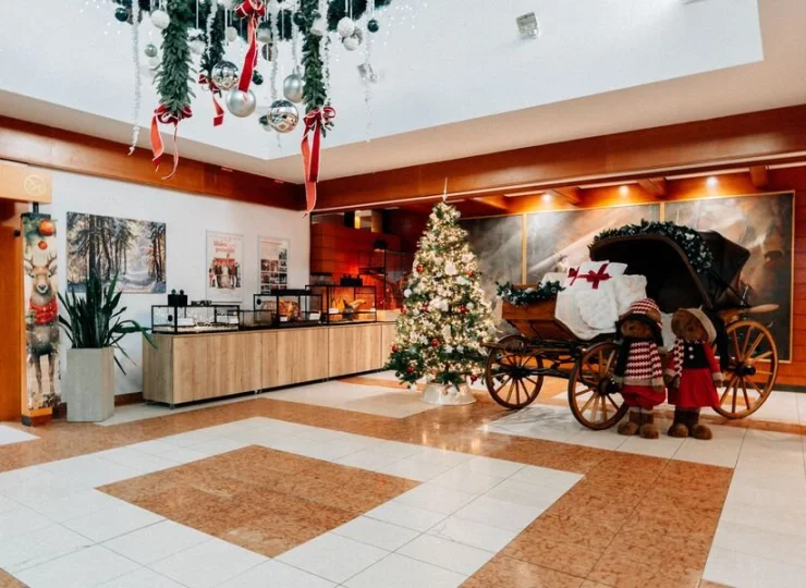 Hotelowa recepcja w świątecznej odsłonie
