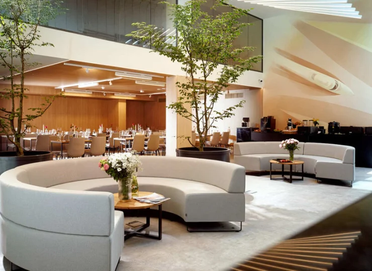 W głębi restauracja