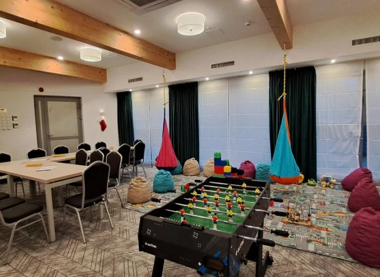 Można tu zagrać w piłkarzyki albo planszówki